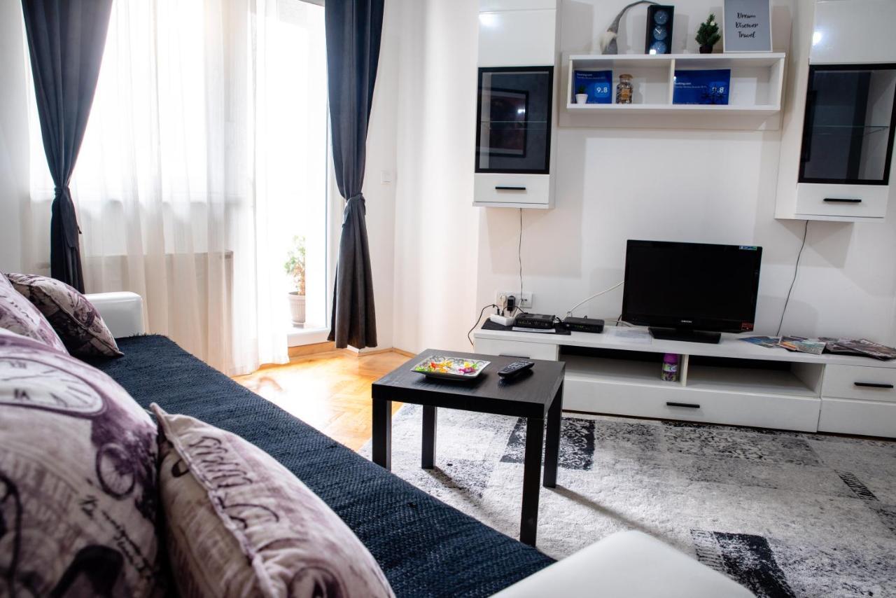 Appartamento Apartman Black Star Novi Sad Esterno foto