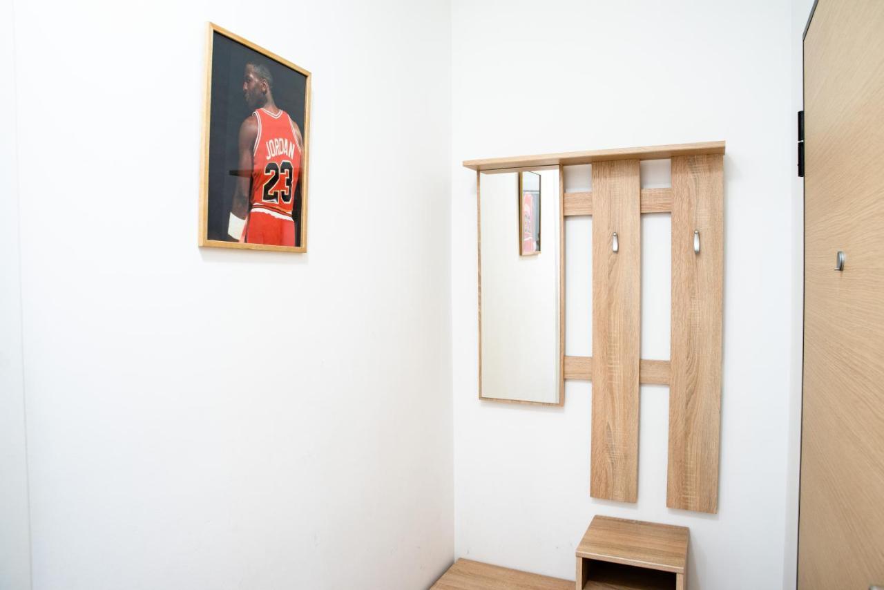 Appartamento Apartman Black Star Novi Sad Esterno foto