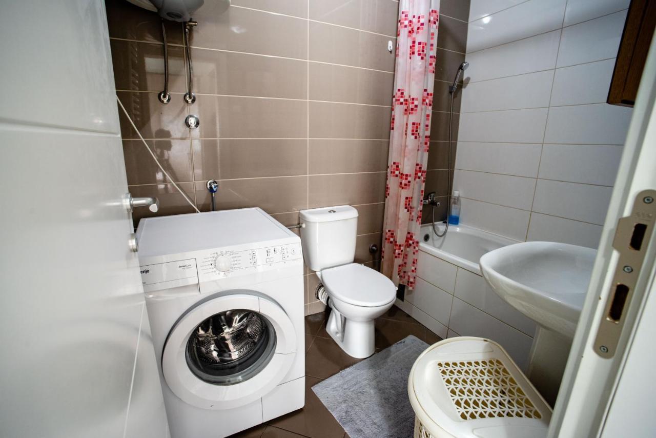 Appartamento Apartman Black Star Novi Sad Esterno foto