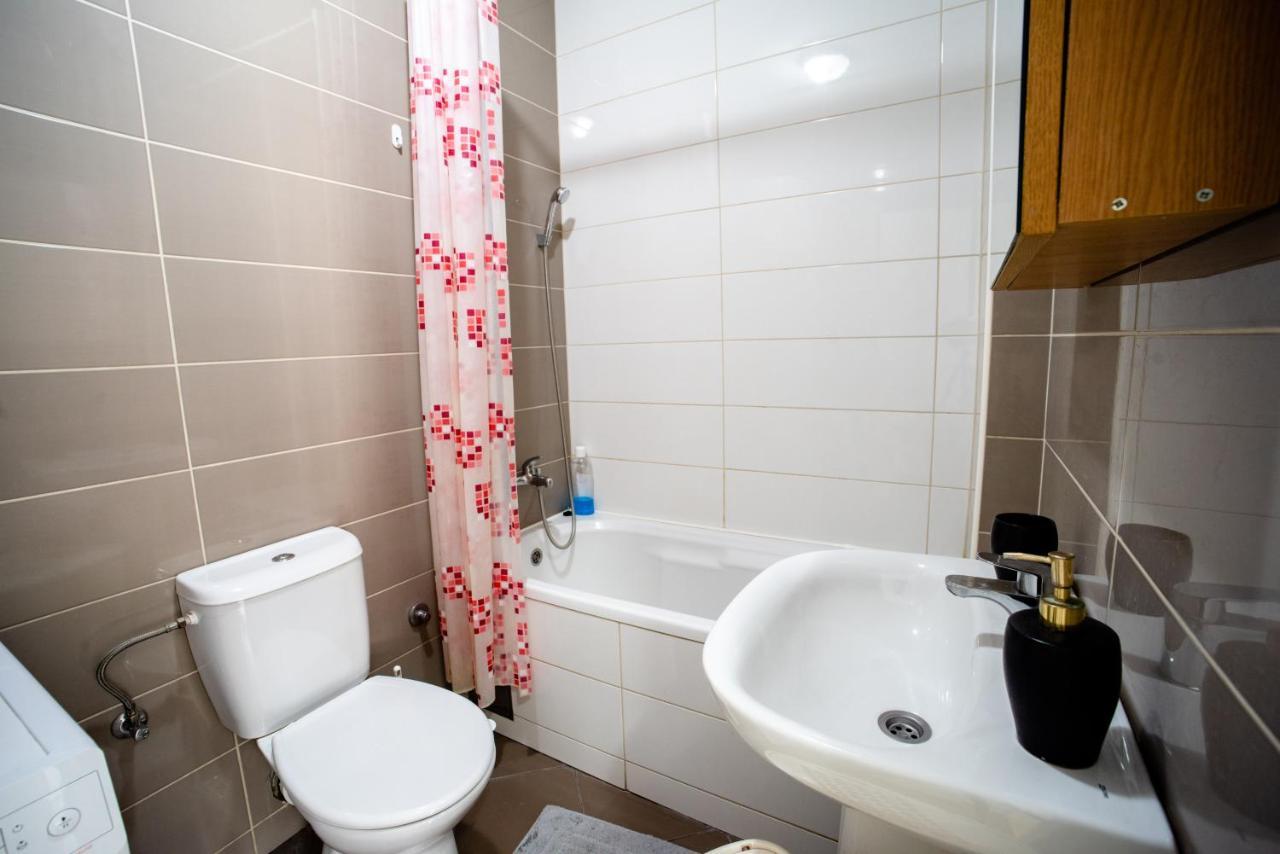 Appartamento Apartman Black Star Novi Sad Esterno foto