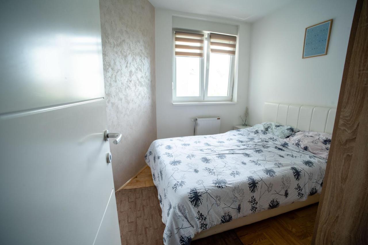 Appartamento Apartman Black Star Novi Sad Esterno foto